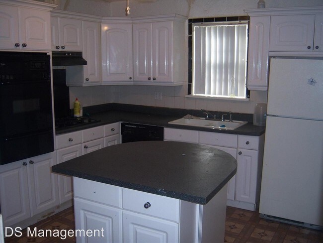 Building Photo - 2 br, 1 bath House - 3608 Avondale