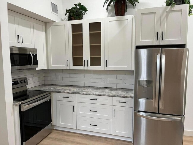 Building Photo - 1335 Crystal Way