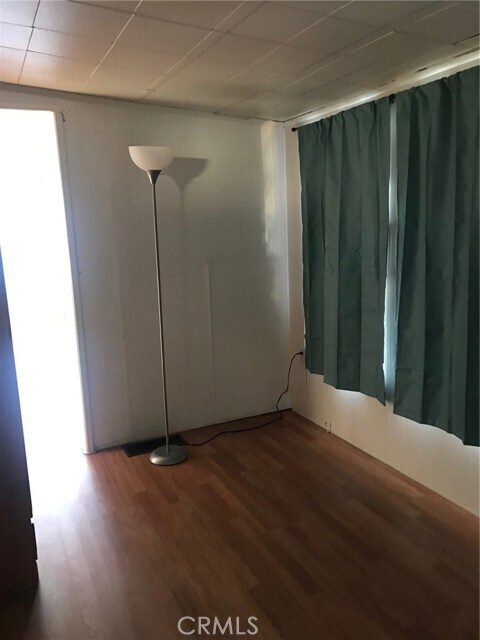 Foto del edificio - 875 Acorn Dr