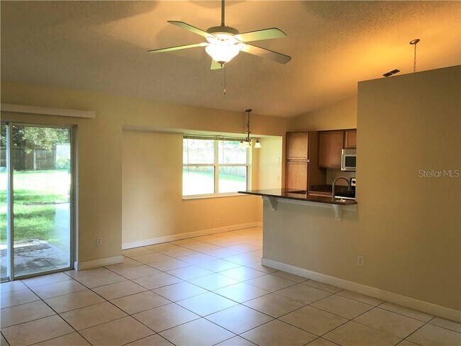 Foto del edificio - 9394 Woodbreeze Blvd