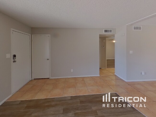 Building Photo - 2303 W Summit Place Chandler AZ