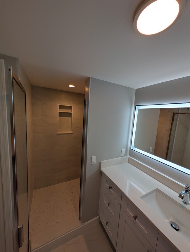 Guest bath - 3462 NE Causeway Blvd