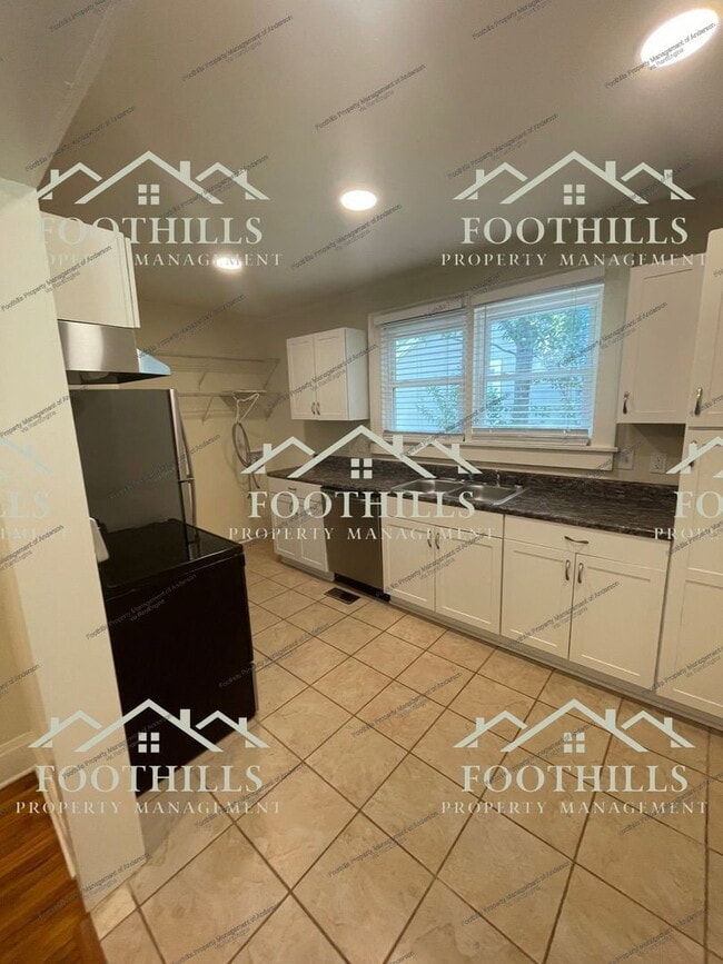 Building Photo - 108 Beulah Dr