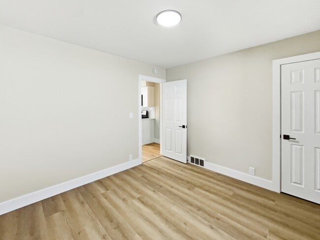 Building Photo - 2130 Brady Ave
