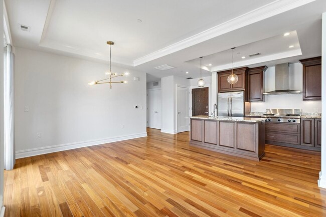 Building Photo - 250 Henley Pl
