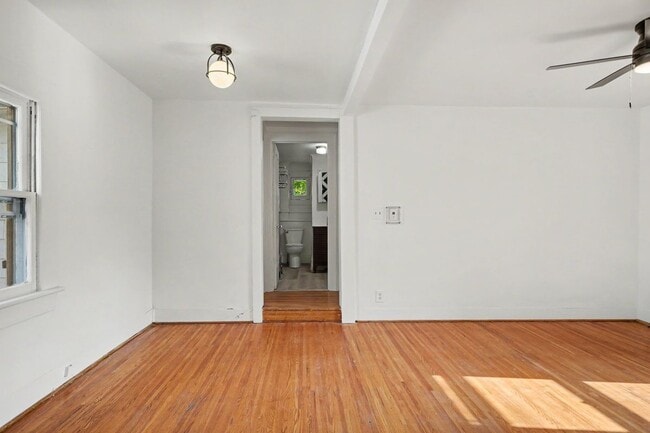 Building Photo - 54 Sanford St
