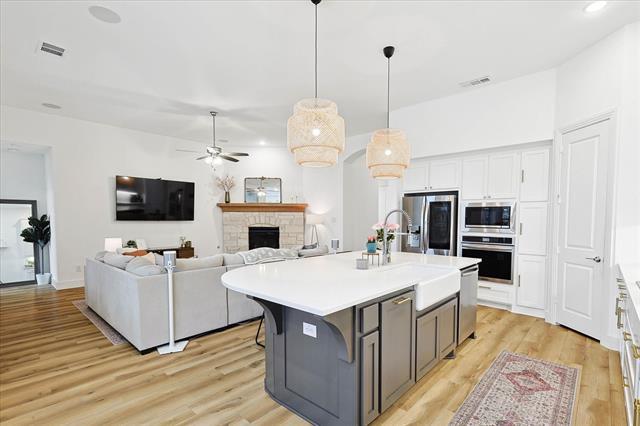 Building Photo - 1201 Superbloom Ave
