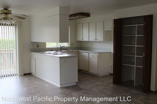 Building Photo - 3 br, 2 bath House - 1399 Parkway Drive NW