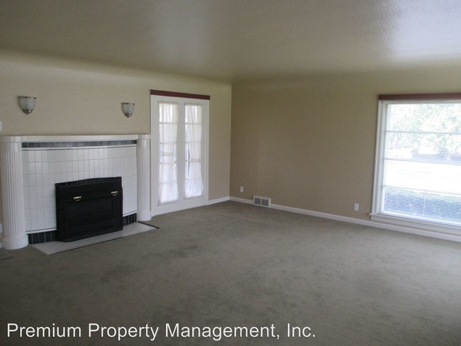 Building Photo - 5 br, 3 bath House - 1505 High St SE