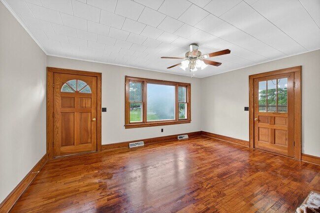Foto del edificio - 2 Bedroom, 1 Bathroom House in Madison!