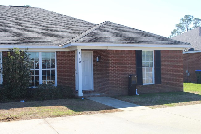 Foto del edificio - 132 Westcott Ln