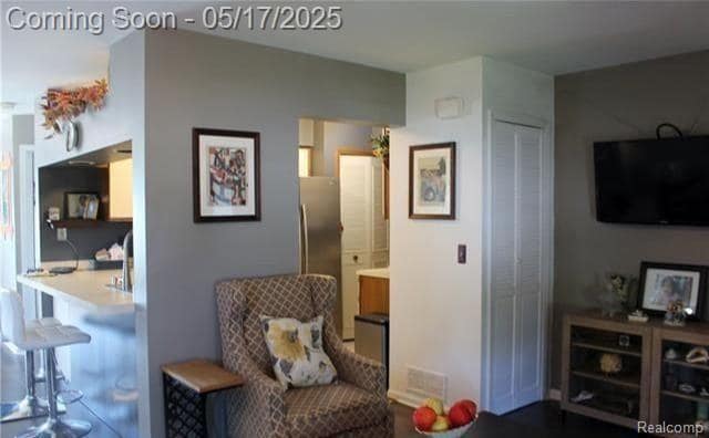 Building Photo - 1550 Meadowside Dr
