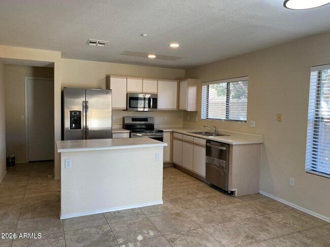 Foto del edificio - 7500 E Deer Valley Rd