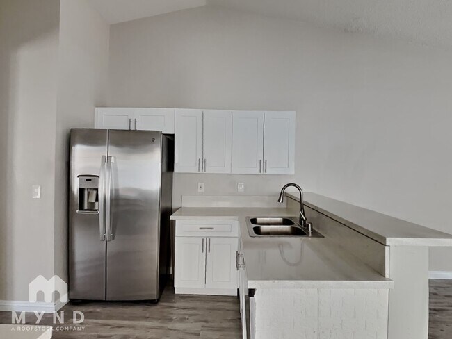 Foto del edificio - 5681 Odessa Dr