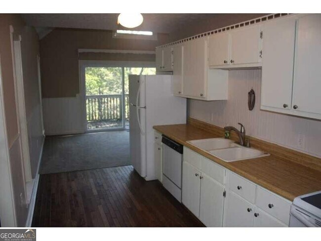 Building Photo - 3836 Clubhouse Dr