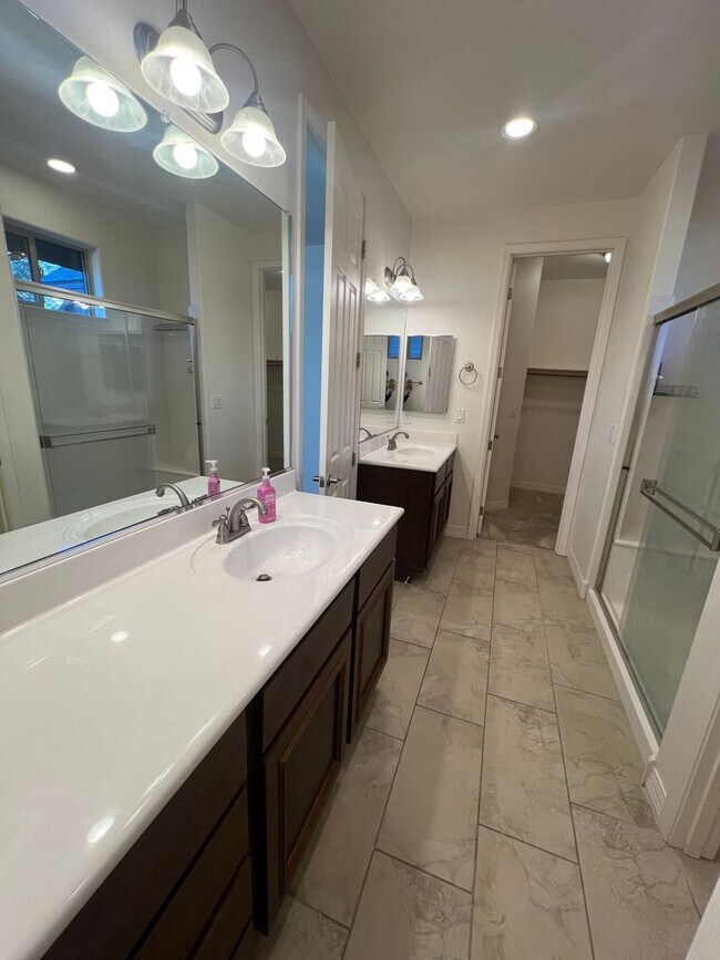 Foto del edificio - (LEASE PENDING) Presidio in the Pines - $3,125 - 3 Bed/2.5 Bath House with A/C
