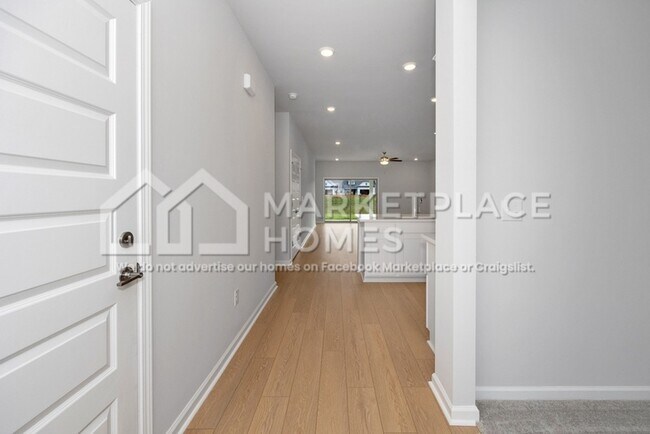 Foto del edificio - 325 McHenry Dr