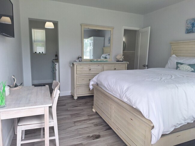 Foto del edificio - NSB FURNISHED EFFICIENCY UNIT-ALL UTILITIE...