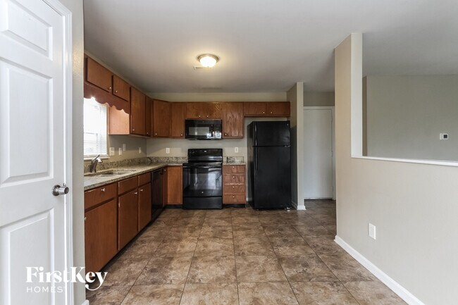 Building Photo - 2634 Lullwater Ln