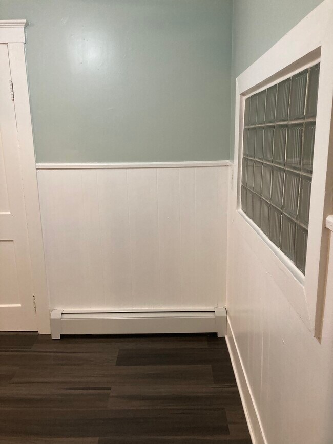 Eat in kitchen with vinyl plank flooring - 662 2nd St