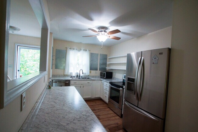 Foto del edificio - 102 Weatherstone Dr