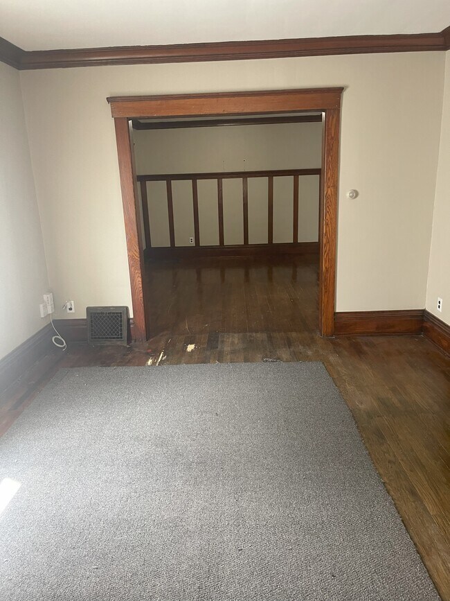 Foto del edificio - 607 N Sycamore St