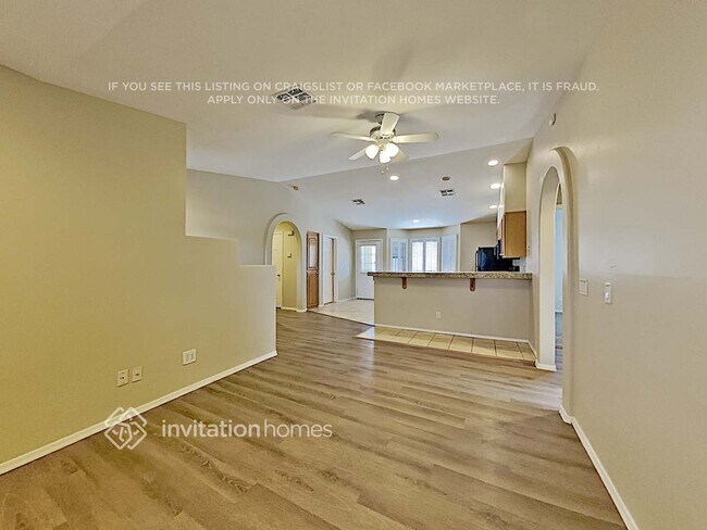 Foto del edificio - 3001 E Danbury Rd