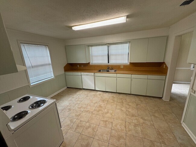 Foto del edificio - 310 Birdie Pl