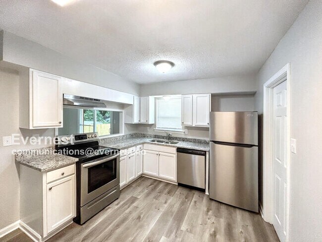 Foto del edificio - 8641 Kinard Cove