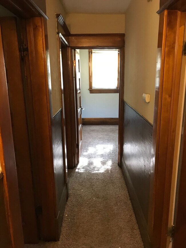 Building Photo - Your New 3-Bedroom Home in St. Paul