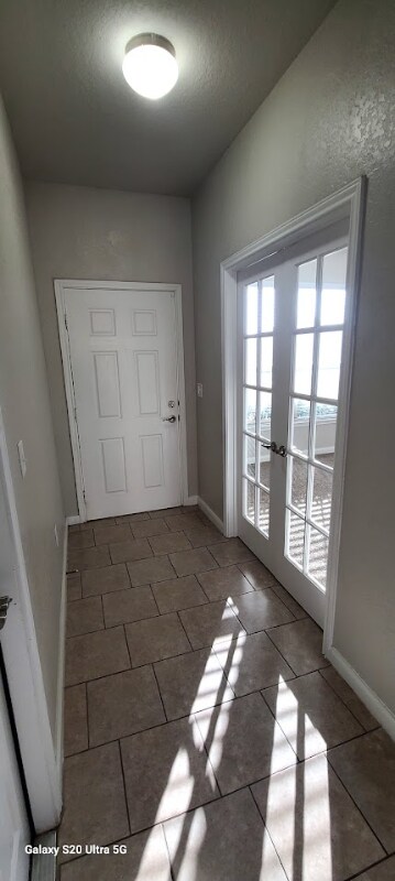 Building Photo - 5823 Bridle Bnd