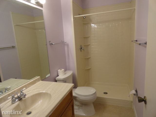 Building Photo - 3 br, 2 bath Townhome - 725 Plum Tree Ct