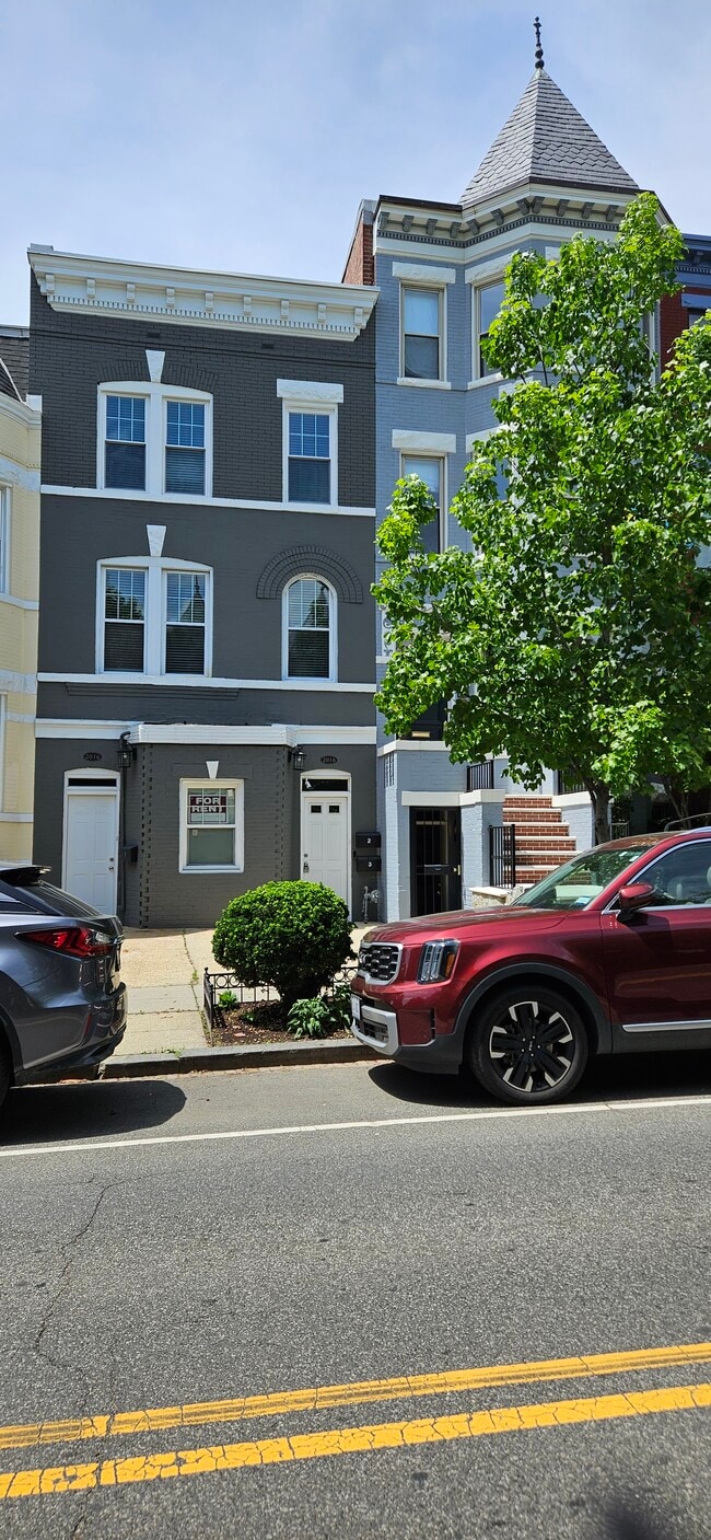 Building Photo - 2016 1st St NW