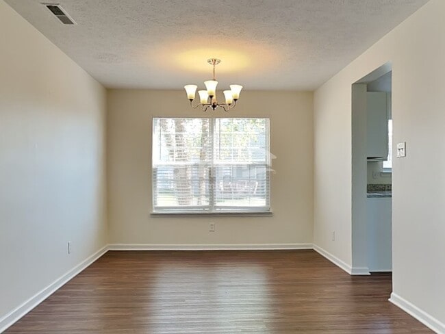 Foto del edificio - 8525 Morgan Dr