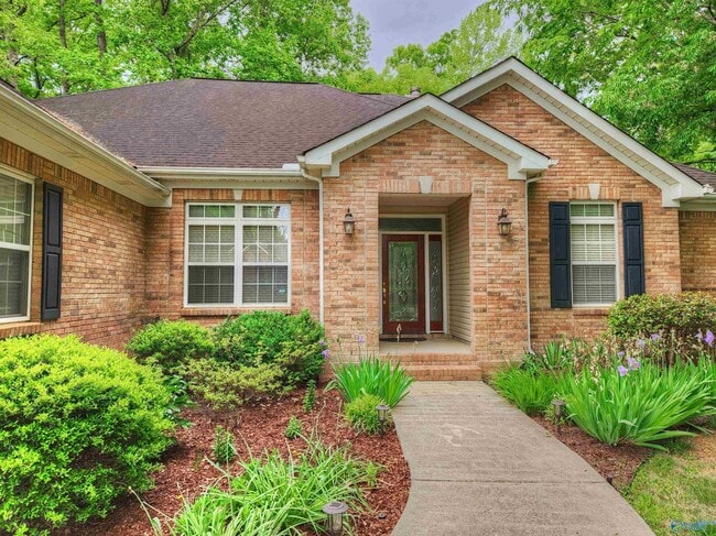 Building Photo - 93 Fernbrook Ct