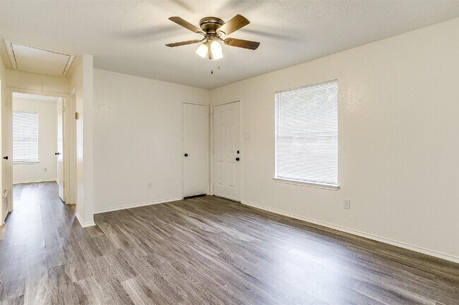 Foto del edificio - "Charming 2-Bed Haven with Granite Touches...