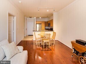 Building Photo - 12941 Centre Park Cir