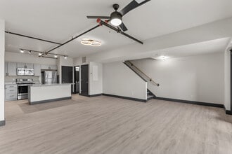 Building Photo - Station House | Near The Loop