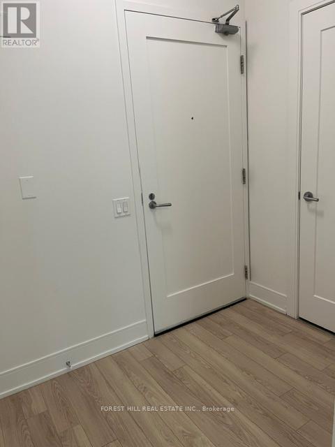Building Photo - 310 Tweedsmuir Ave