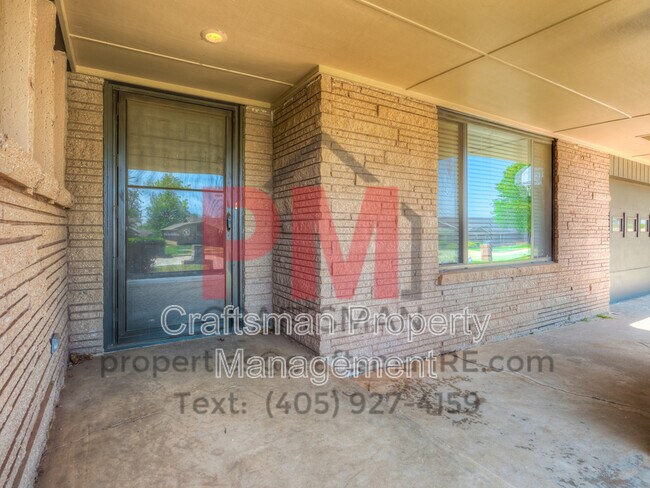 Foto del edificio - 13601 Pinehurst Rd