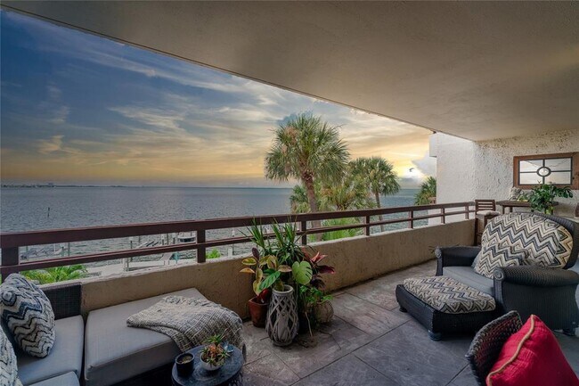 Foto del edificio - 5700 Mariner St