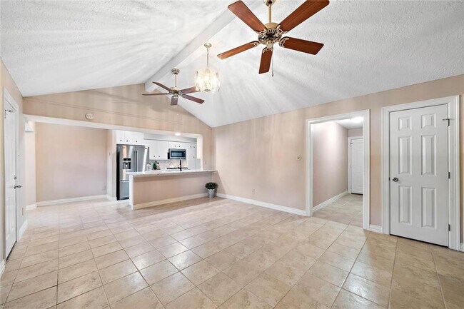 Building Photo - 5004 Carmona Ln