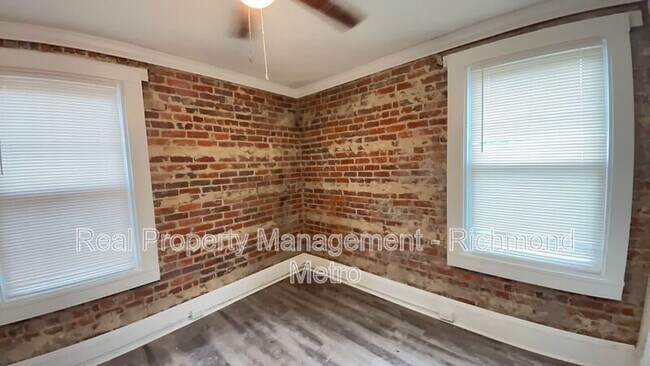 Foto del edificio - 2400 Barton Ave