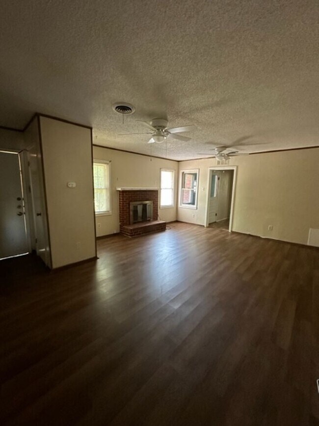 Building Photo - 934 Ballinger