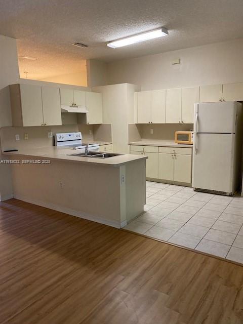 Foto del edificio - 2530 Dunwoodie Pl