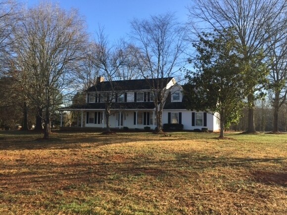 Primary Photo - 3902 N Rocky River Rd