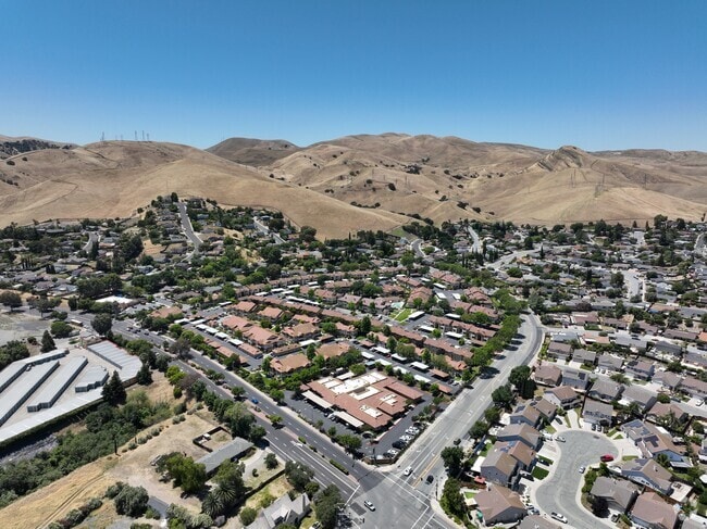 3D Exterior - Woodland Hills