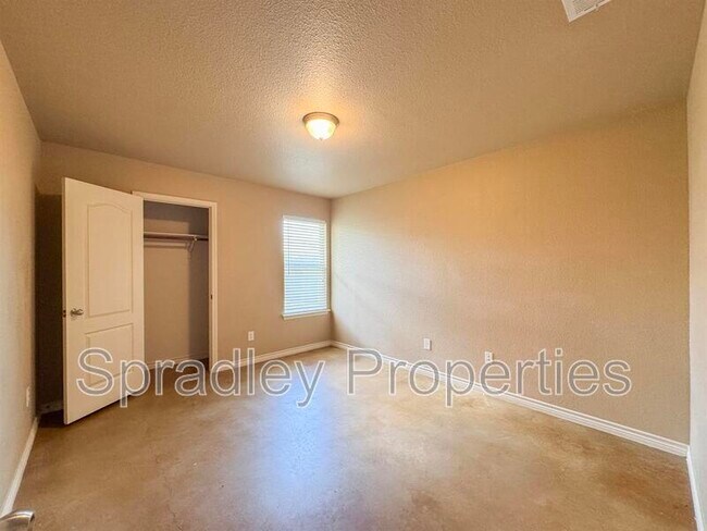 Foto del edificio - 771 E Ridge Blvd