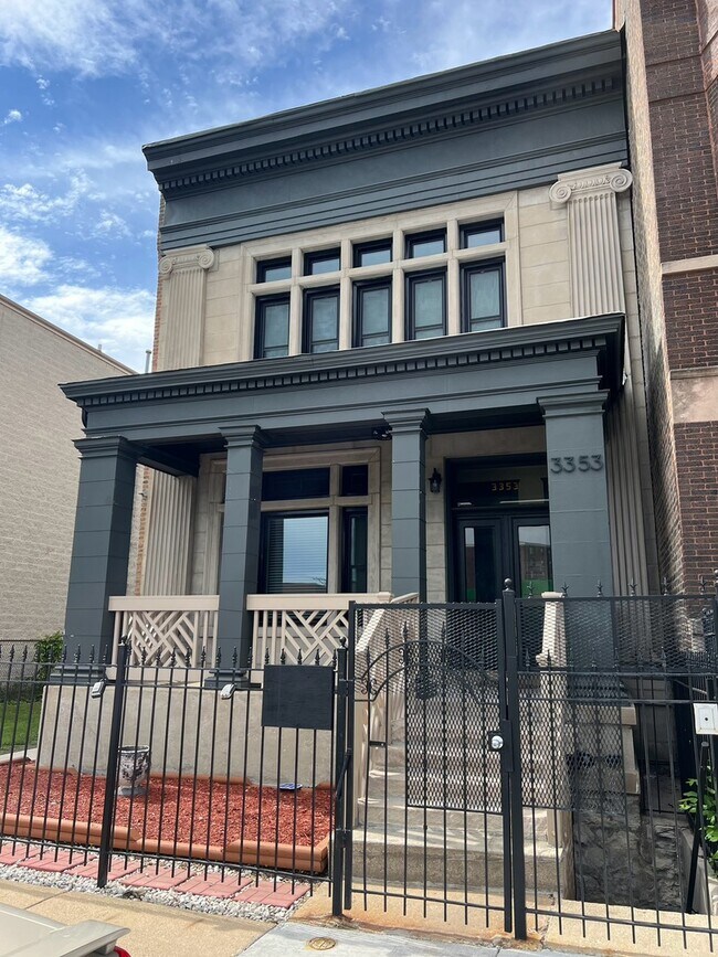 Foto del edificio - 3353 W Warren Blvd