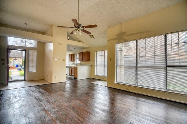 Building Photo - 11804 Eloise Dr